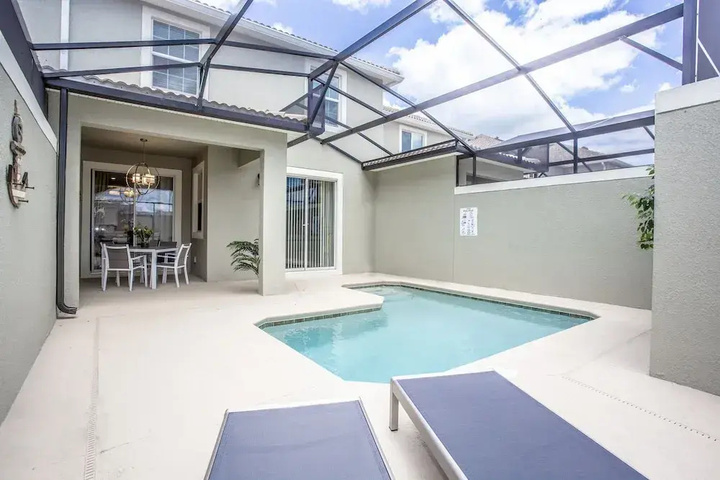 Pool 17 of 28