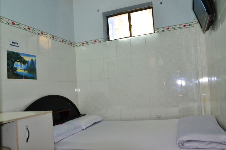 Room 4 of 22