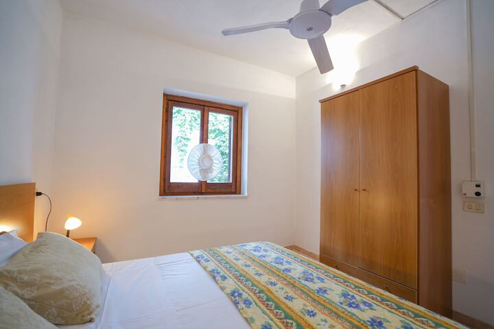 Room 4 of 11