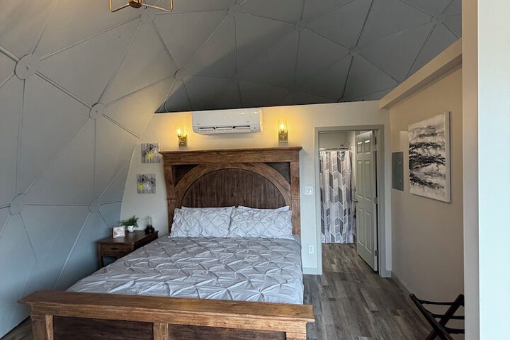 Room 14 of 163