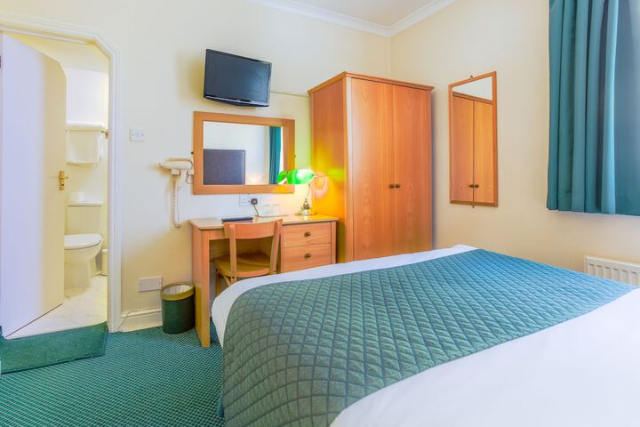 Room 35 of 78