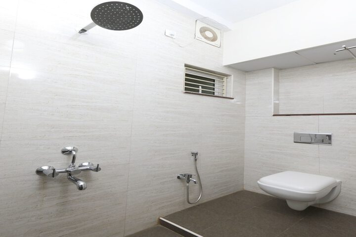 Room 12 of 20