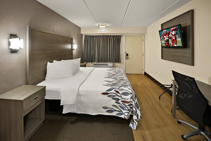 Standard Double Bed Accessible (1 of 13)