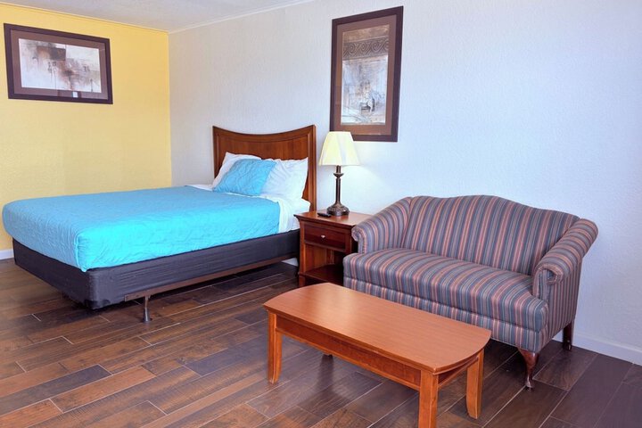 Room 5 of 25