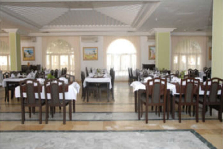 Dining 52 of 61