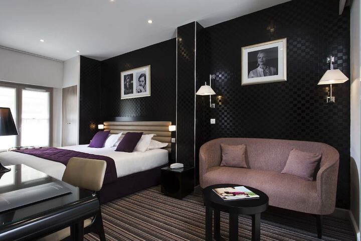 Room 14 of 32