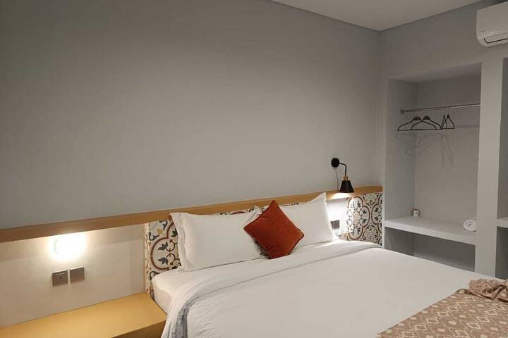Room 14 of 96