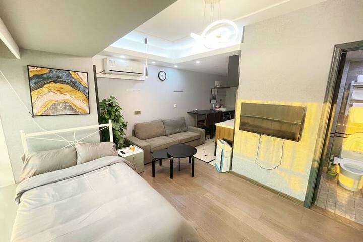 Room 21 of 65