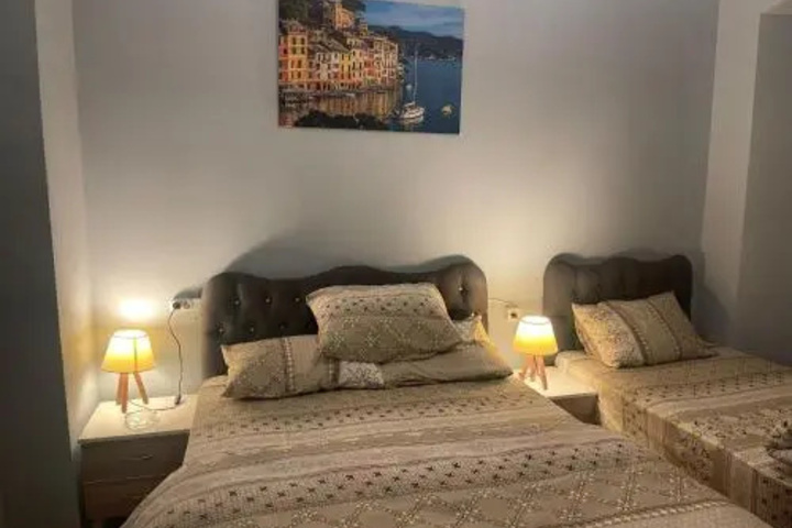 Room 2 of 2