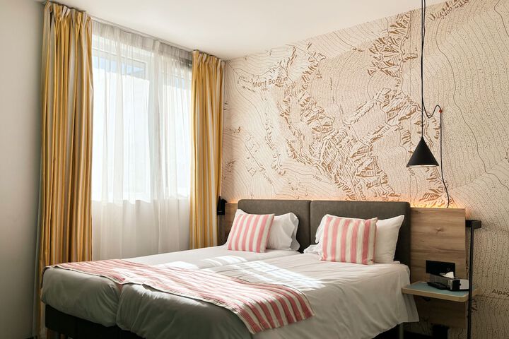 Room 6 of 24