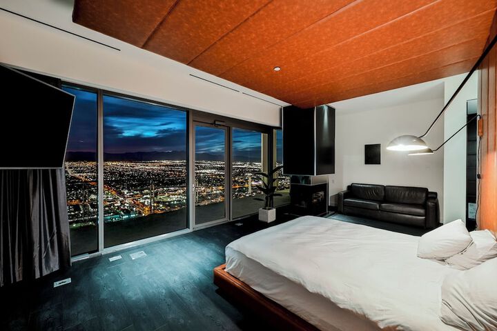 Room 47 of 484