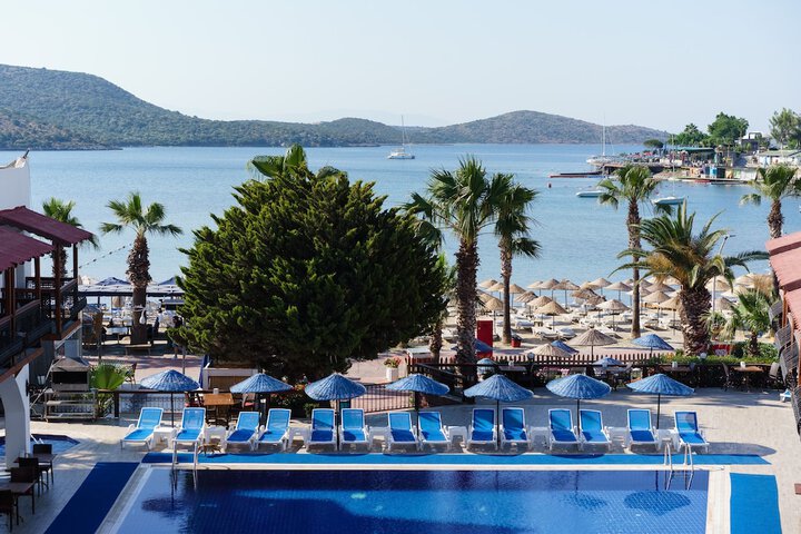 Pool Hotel