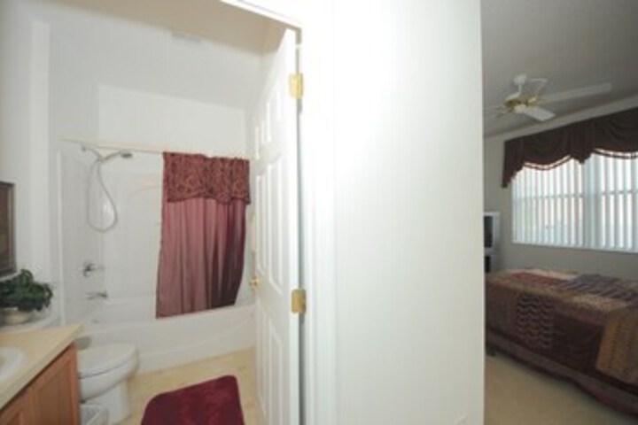 Room 7 of 44