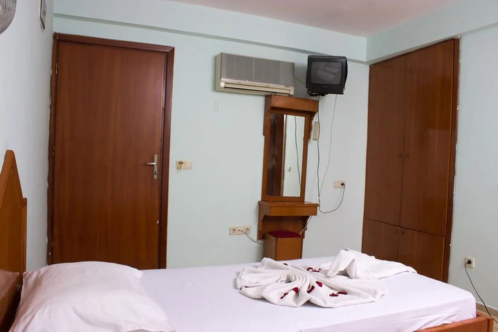 Room 2 of 17