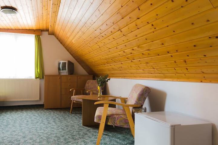Room 10 of 29