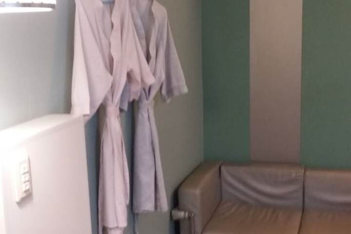 Room 8 of 12