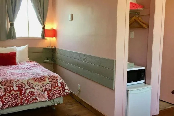 Room 3 of 13
