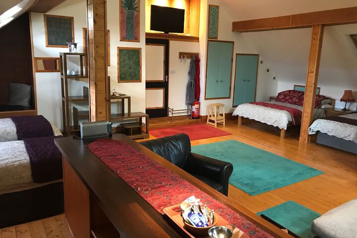 Room 2 of 47