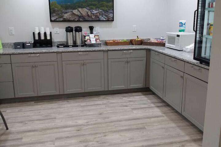 Breakfast/Coffee Service 17 of 29