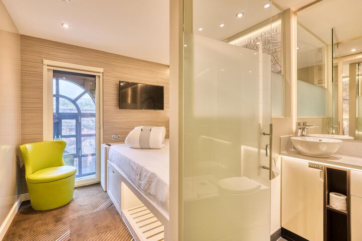 Room 7 of 15