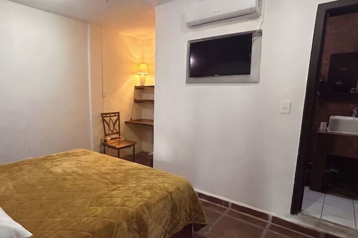 Room 5 of 37