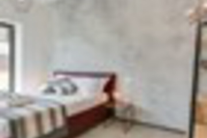 Room 29 of 270