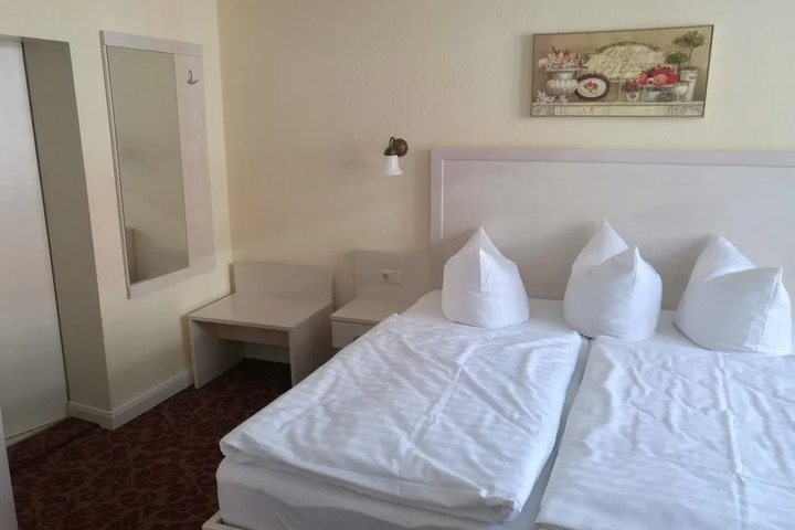 Room 2 of 11