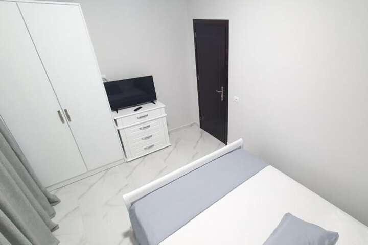 Room 4 of 49