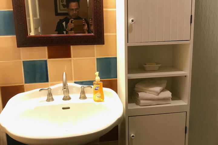 Room 8 of 34