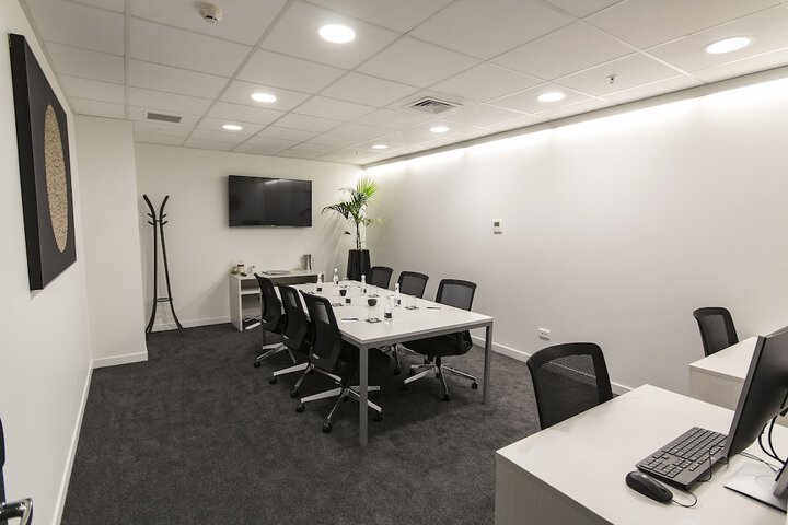 Business Center 63 of 66