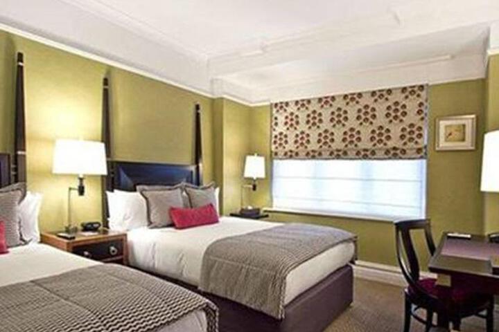 Room 1 of 6
