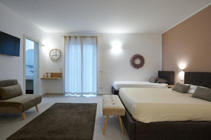 Room 10 of 29