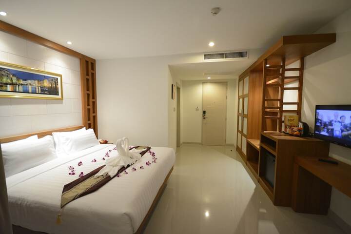 Room 17 of 30
