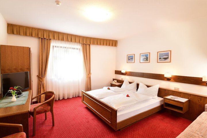 Room 13 of 43