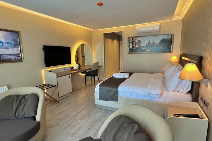 Room 11 of 72