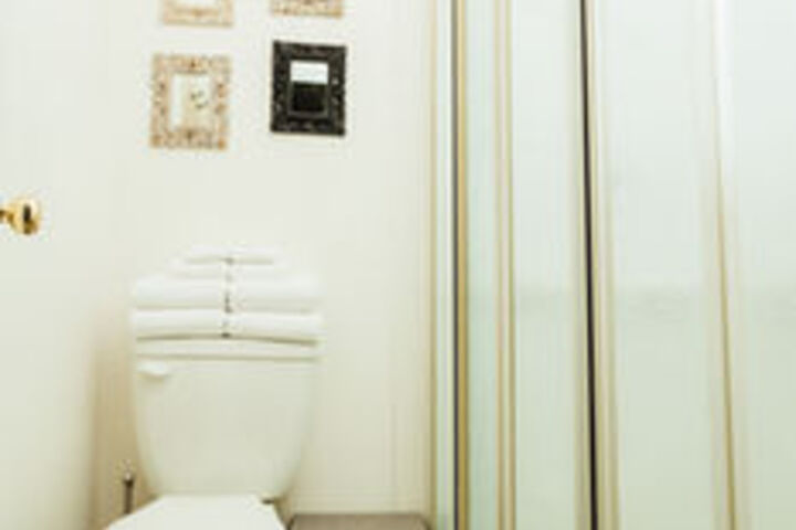Room 2 of 19