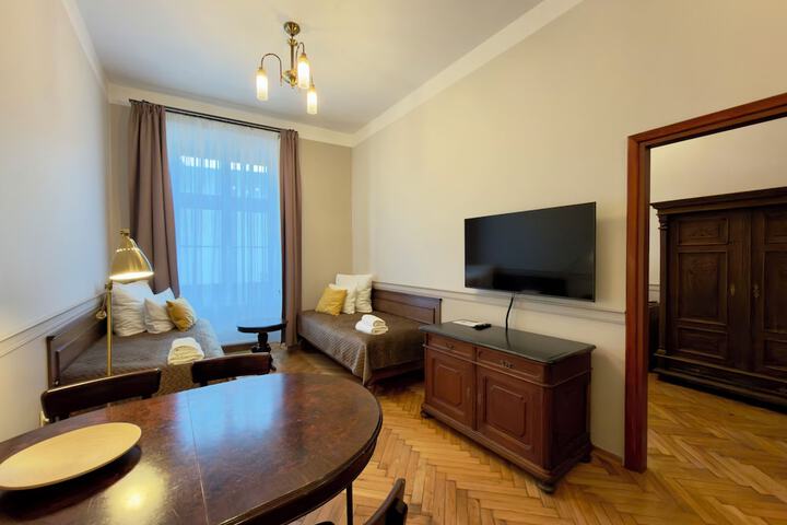Room 53 of 121