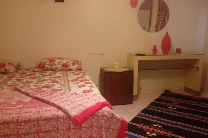 Room 2 of 8