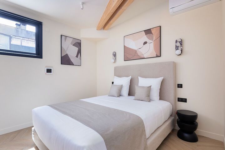 Room 4 of 82