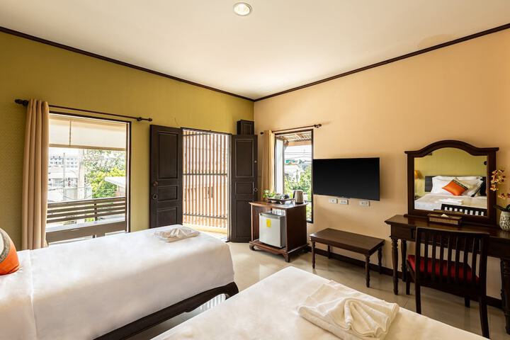 Room 6 of 37