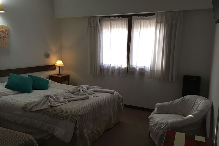 Room 3 of 28