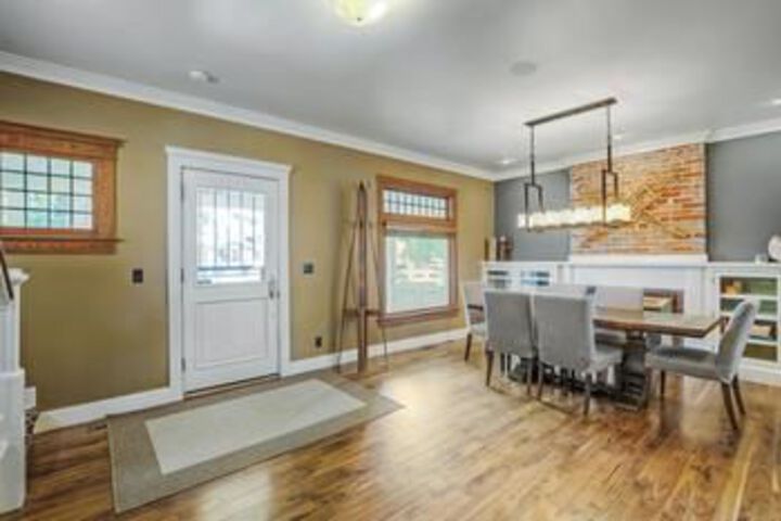 Exterior of Stunning Cheesman / cap Hill Home Sleeps 10!