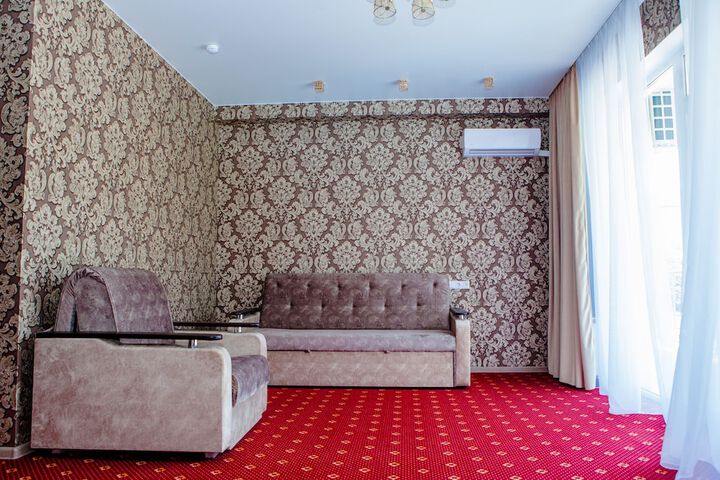 Room 16 of 72