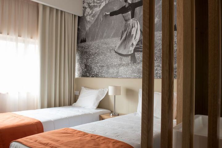 Room 10 of 49