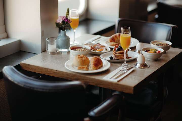 Breakfast/Coffee Service 49 of 73