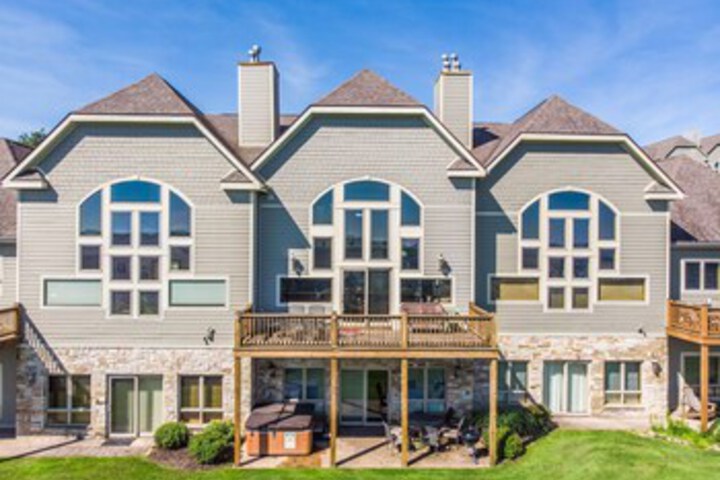 Overlook 3 Bedroom Townhome #1B