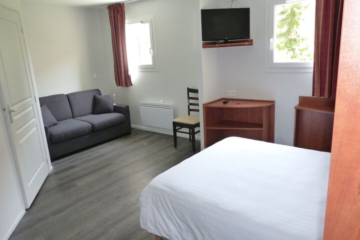 Room 7 of 73