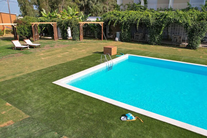 Pool 208 of 261