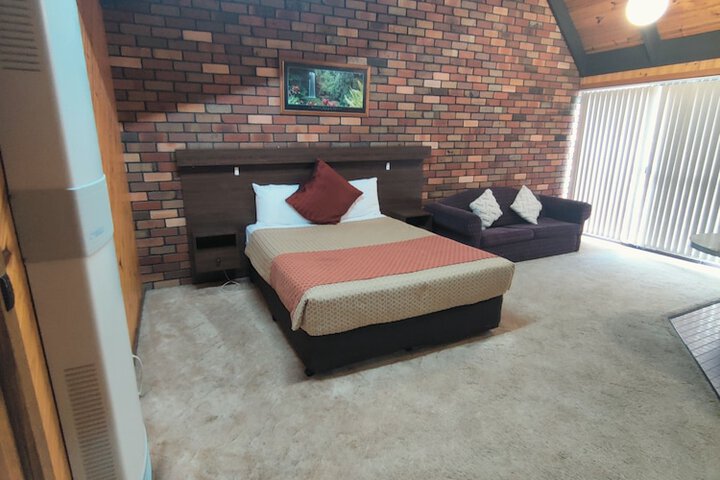 Room 9 of 49