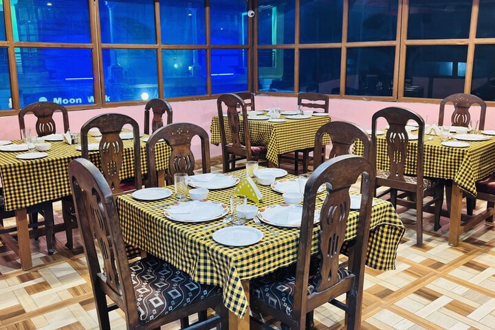 Dining 55 of 57